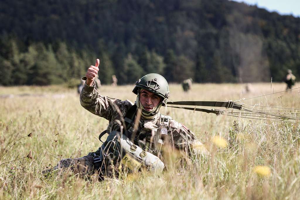 Issued Turkish M2008 "NANO" Paratrooper Parka - Image 7