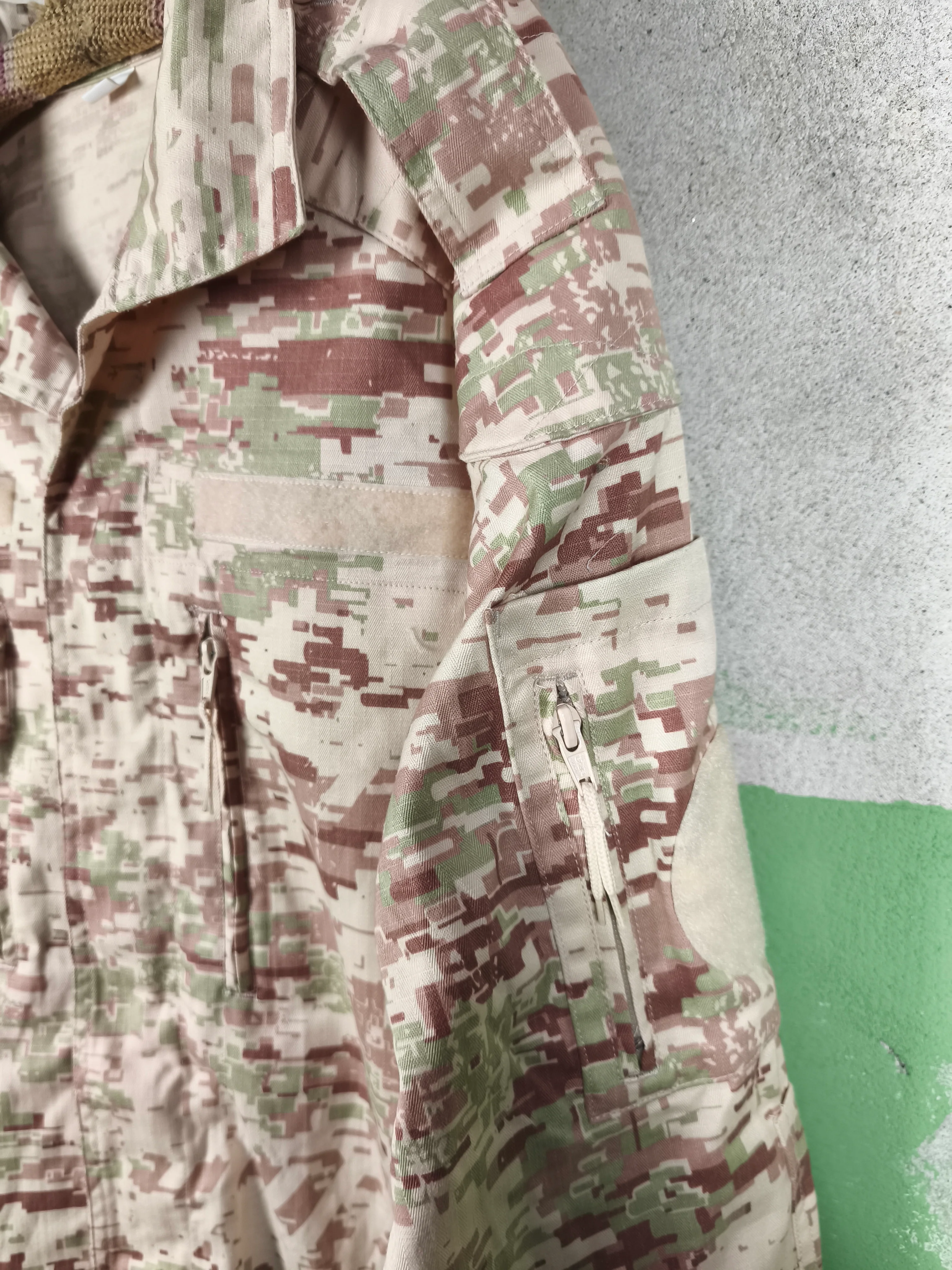 Saudi Arabia Special Airborne Guards Regiment Digital Field Shirt L - Image 3