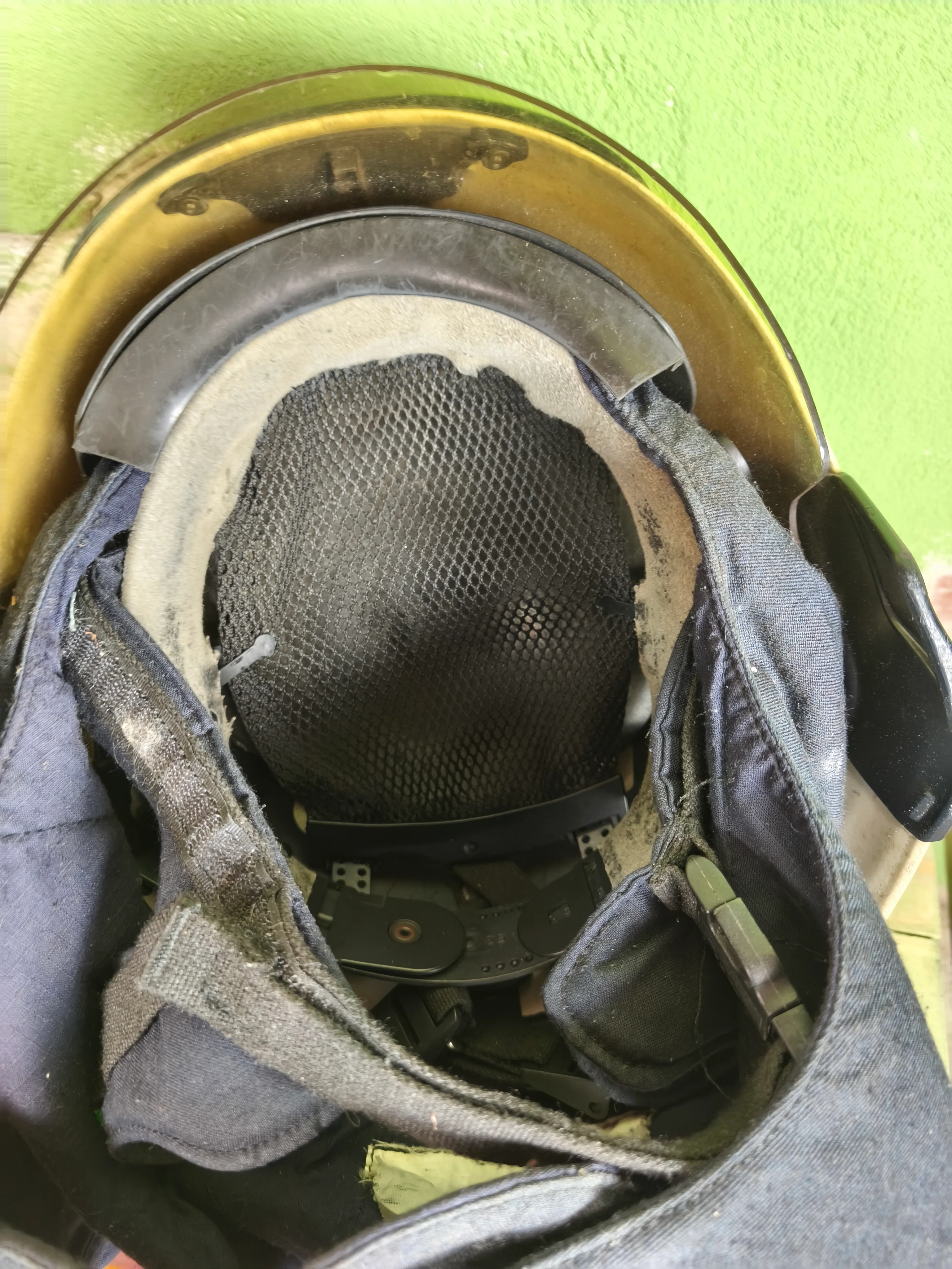 Issued Dräger HPS 6200 Firefighter Helmet - Image 9
