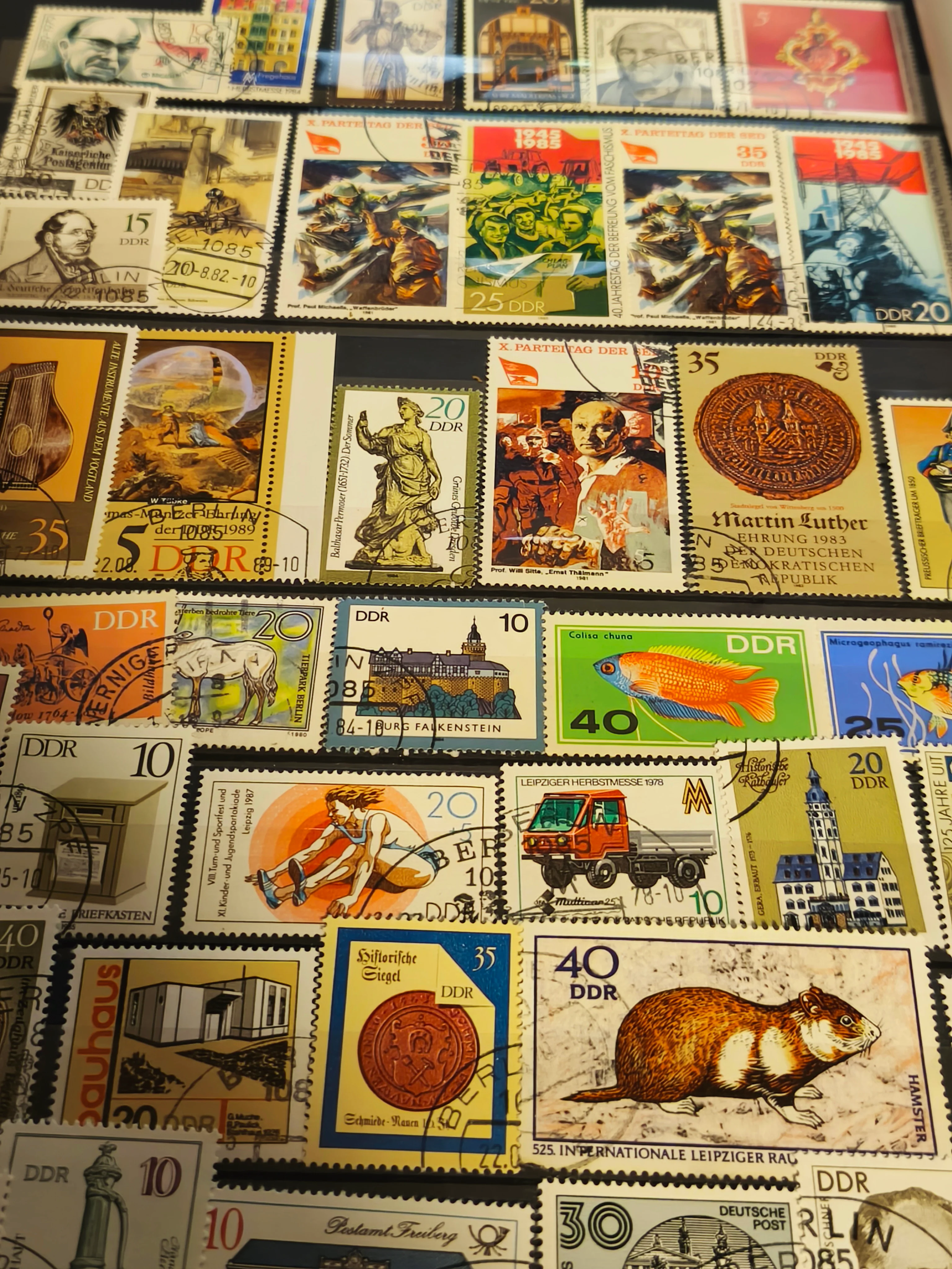 DDR Deutsche Demokratische Republik Mystery Stamp Set (10 Pieces) - Image 3