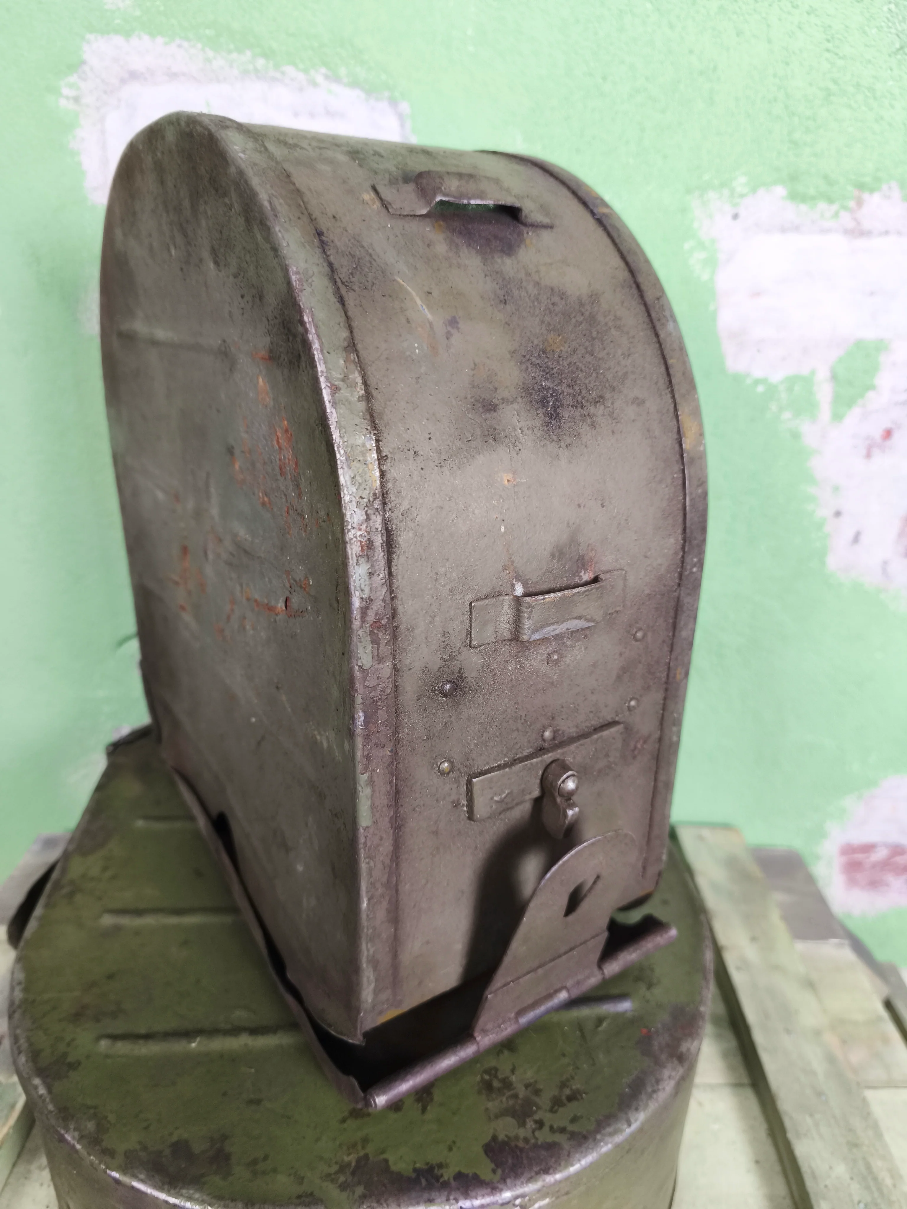 Soviet Degtyaryov DP-28 Pancake Magazine Box - Image 2