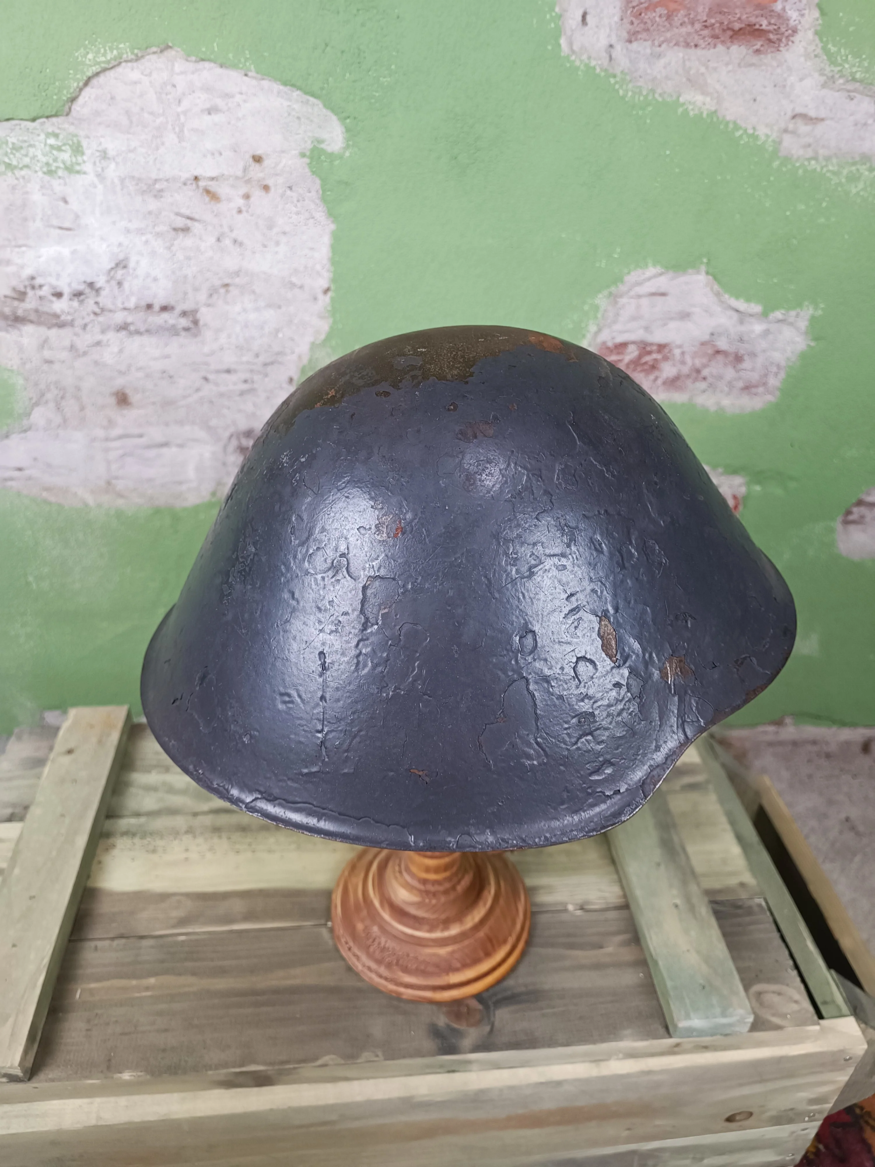 Heavy Issued East German DDR M56/76 Helmet - Image 3