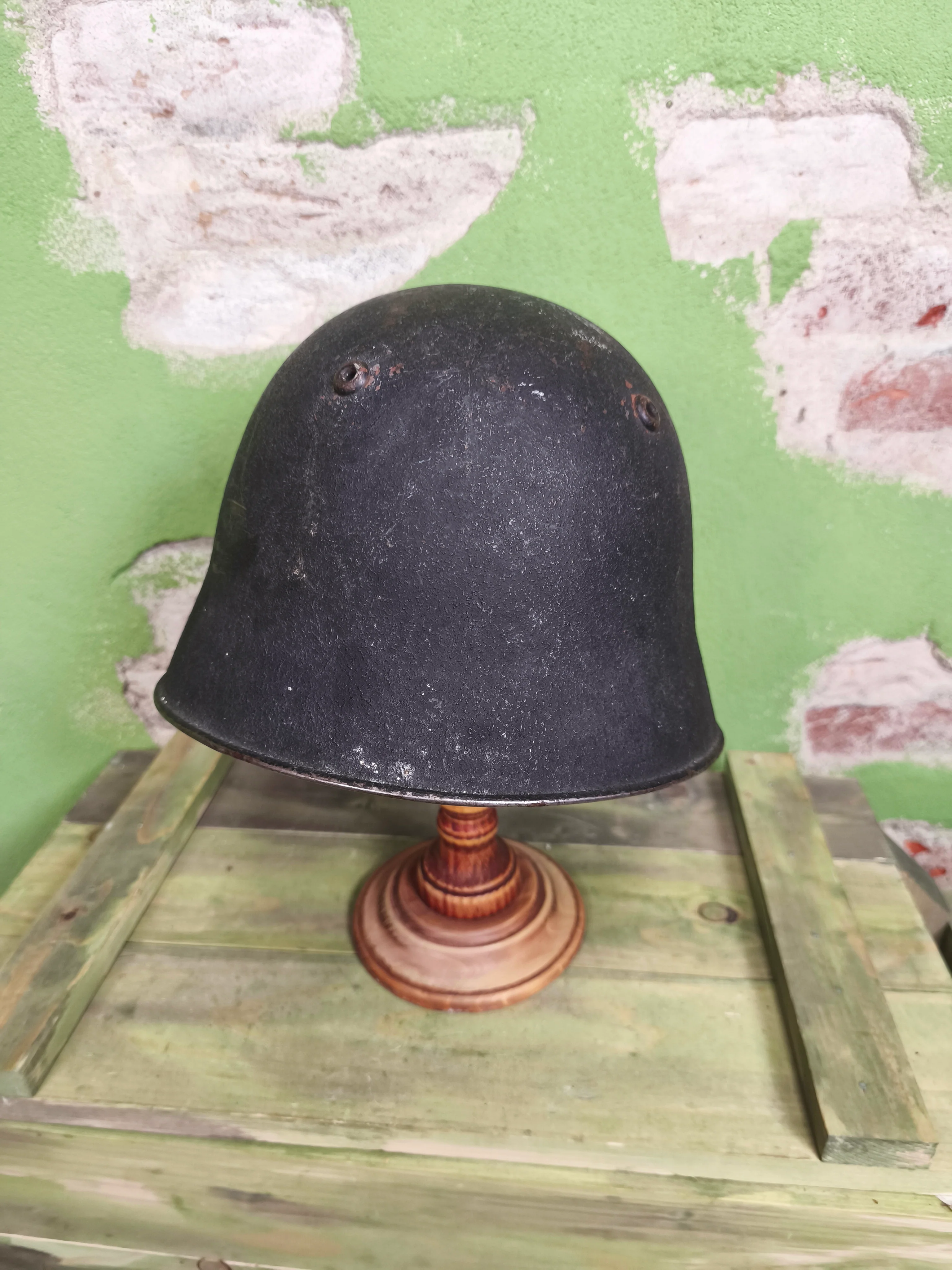 Issued Swiss Steel M18/40 Helmet - Image 3