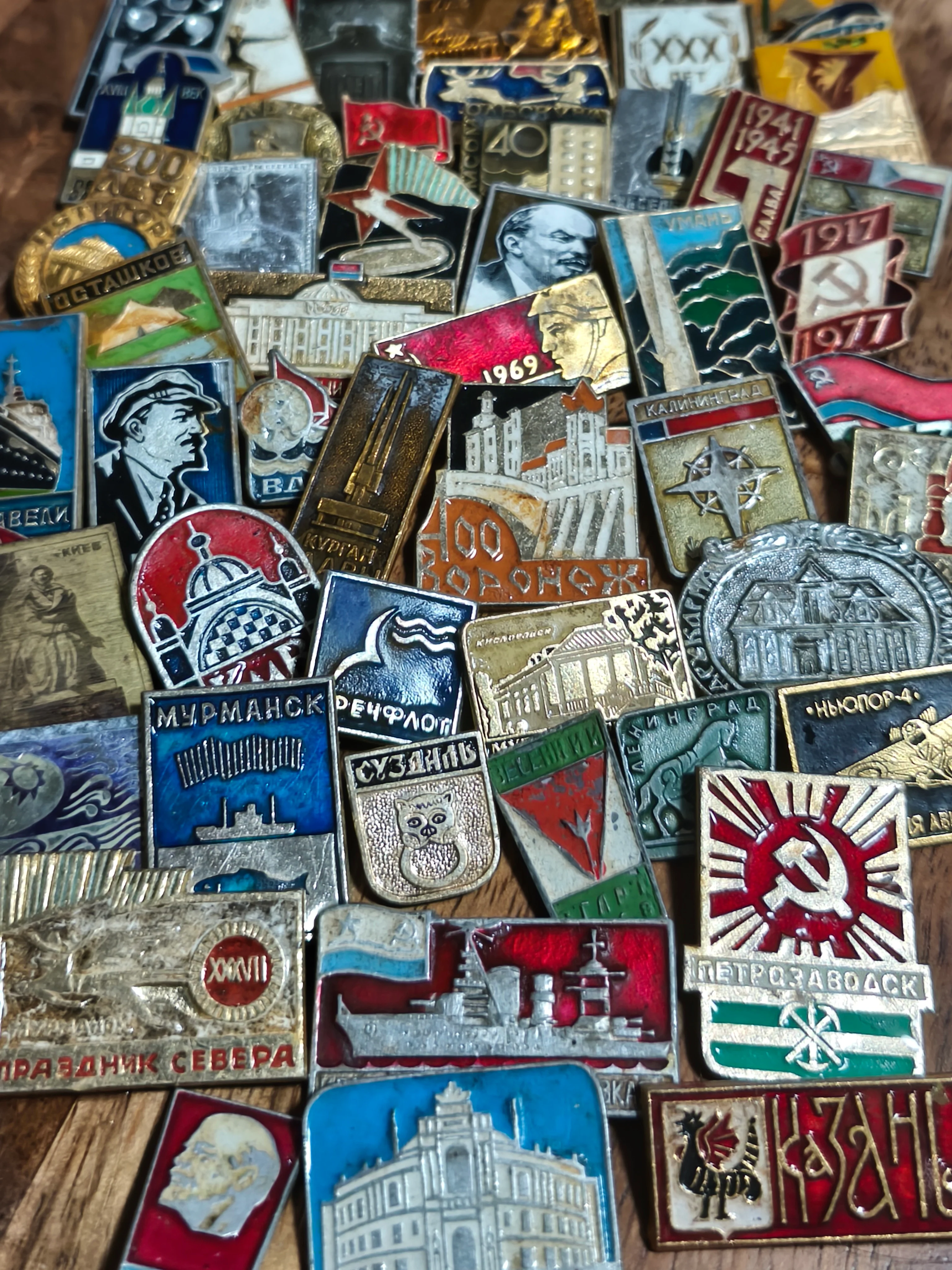 Set of 5 or 20 Random Soviet Pins - Image 3