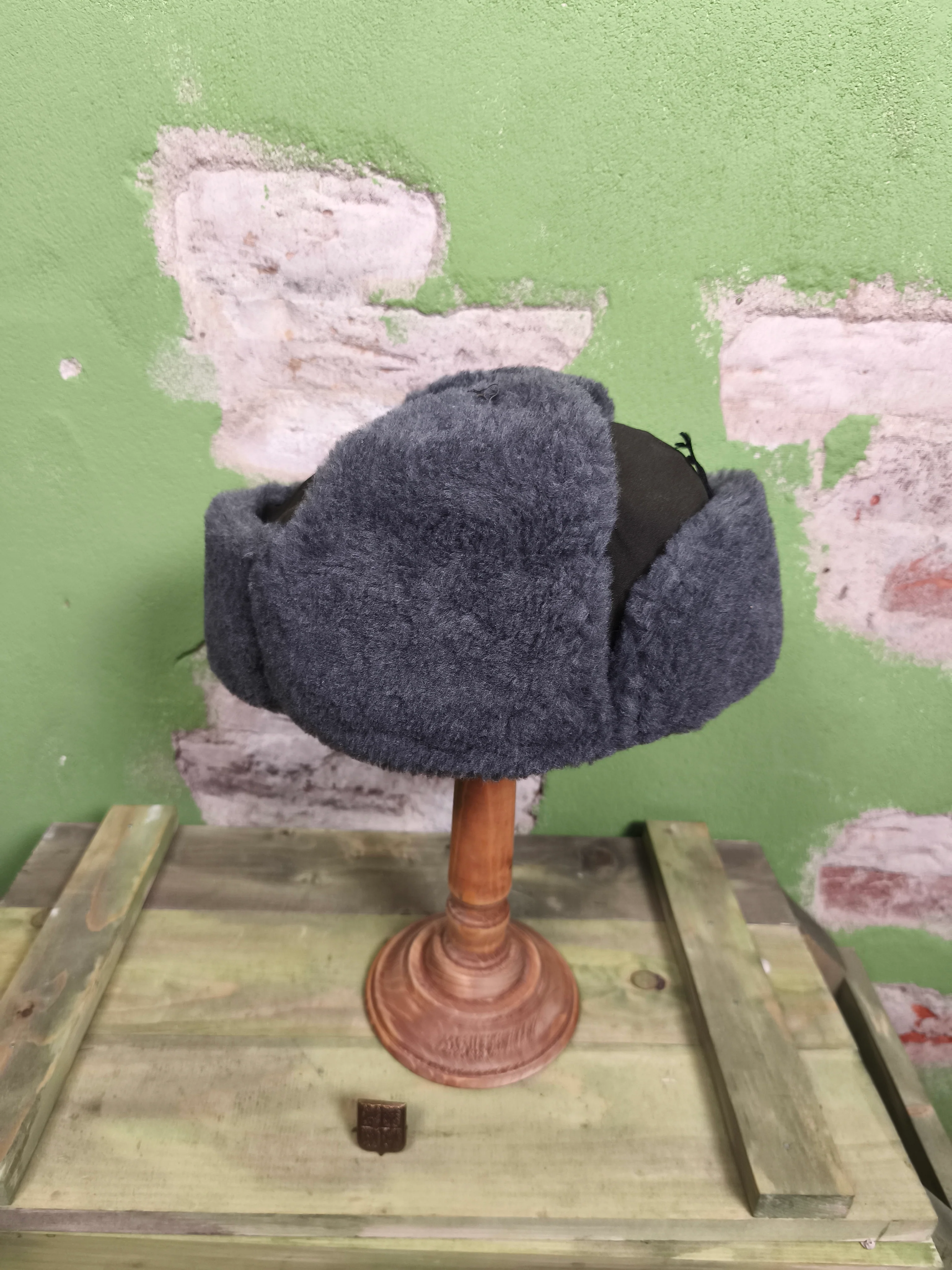 Unissued 1998 Czech Ushanka + Pin (Small sizes) - Image 4