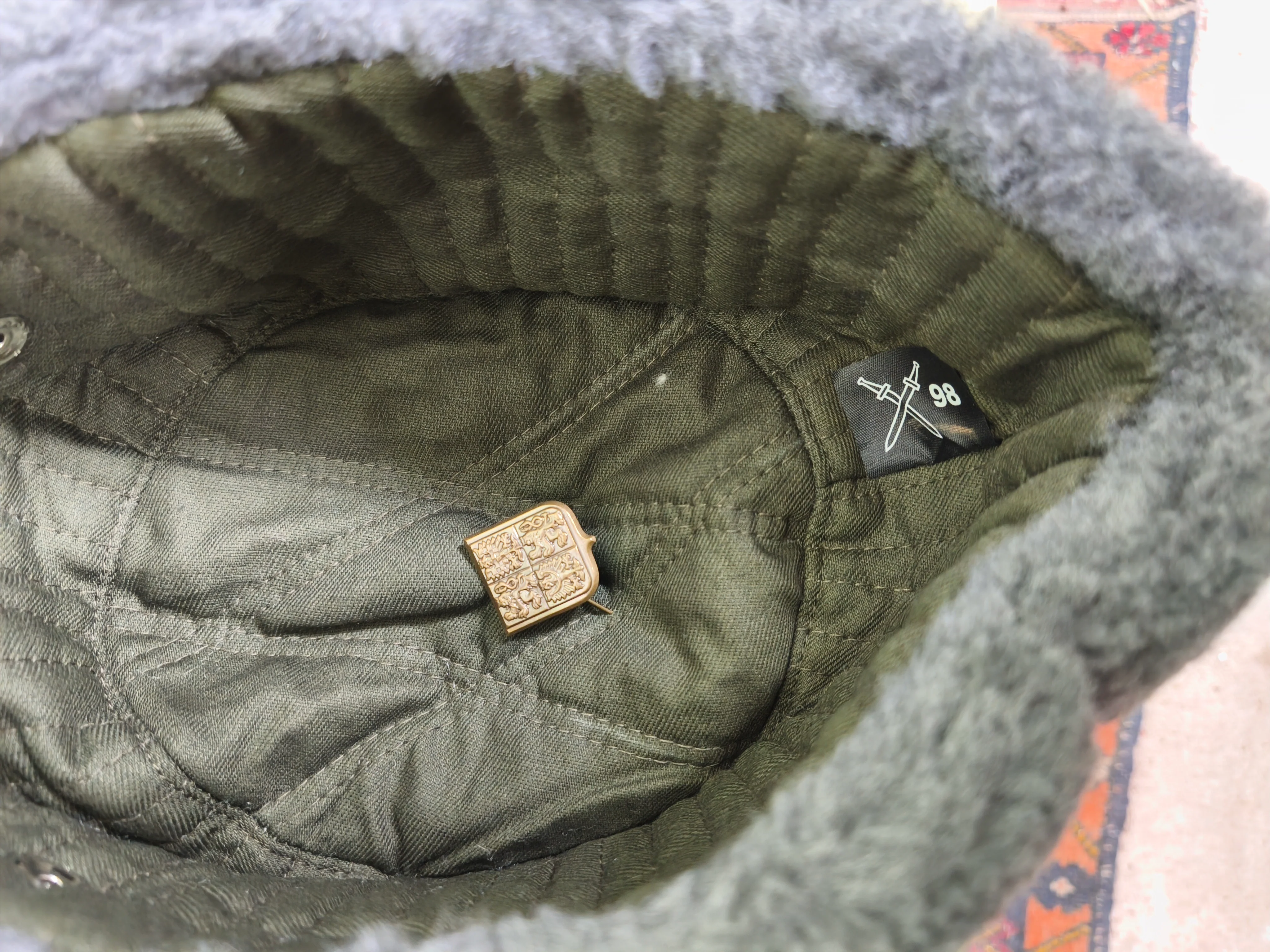 Unissued 1998 Czech Ushanka + Pin (Small sizes) - Image 5