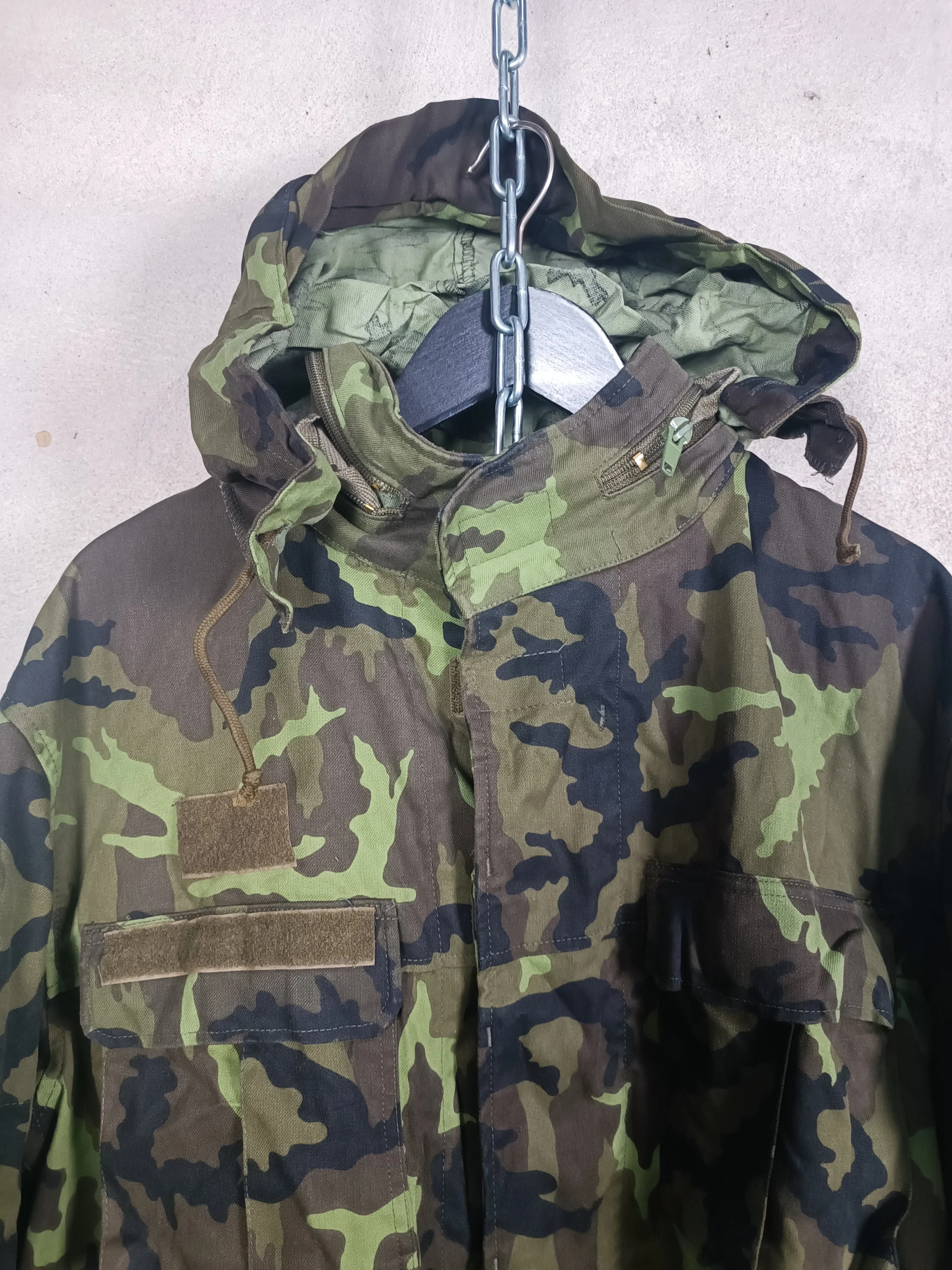 Issued Czech Vz.95 "Leaf" Parka's - Image 4