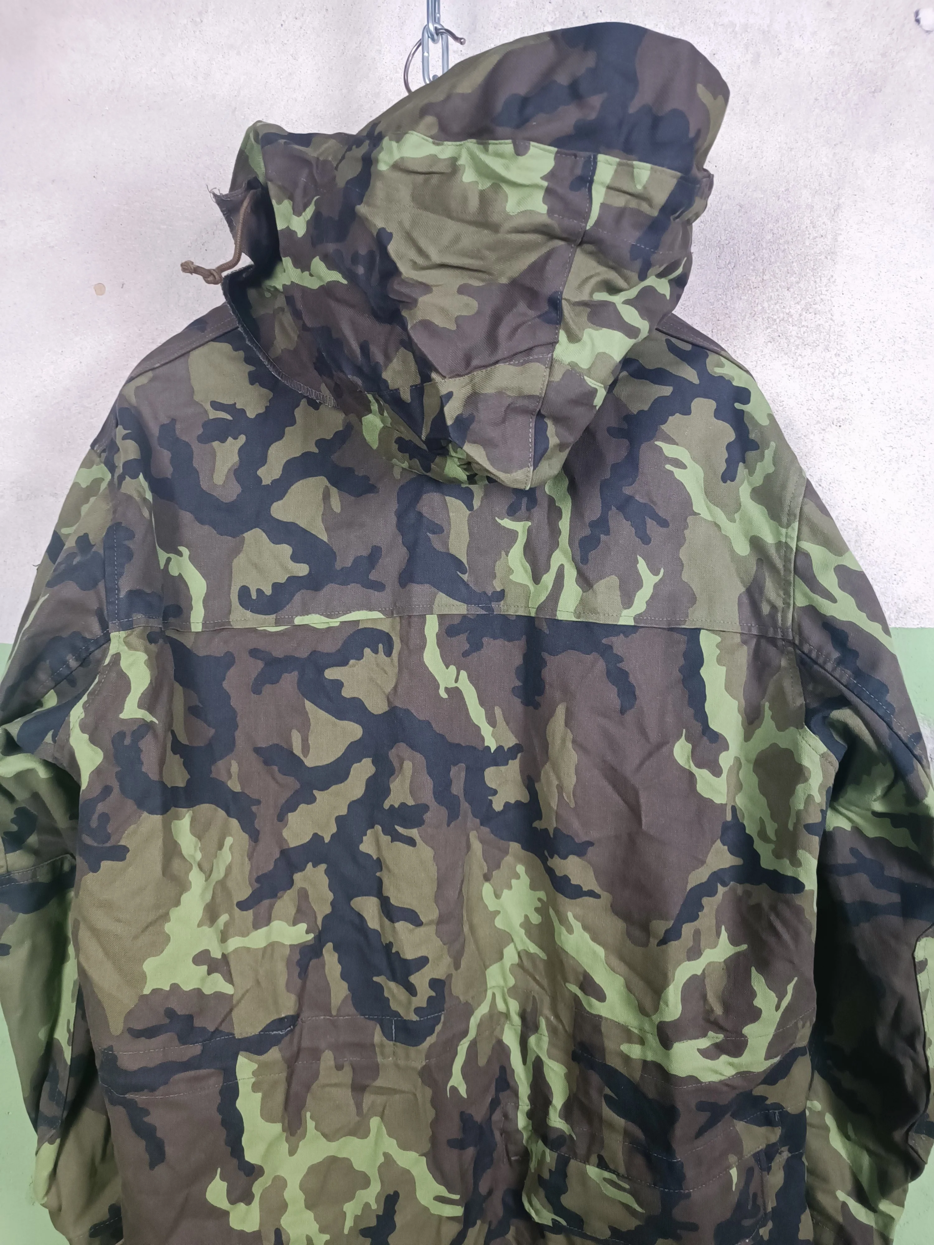 Issued Czech Vz.95 "Leaf" Parka's - Image 5