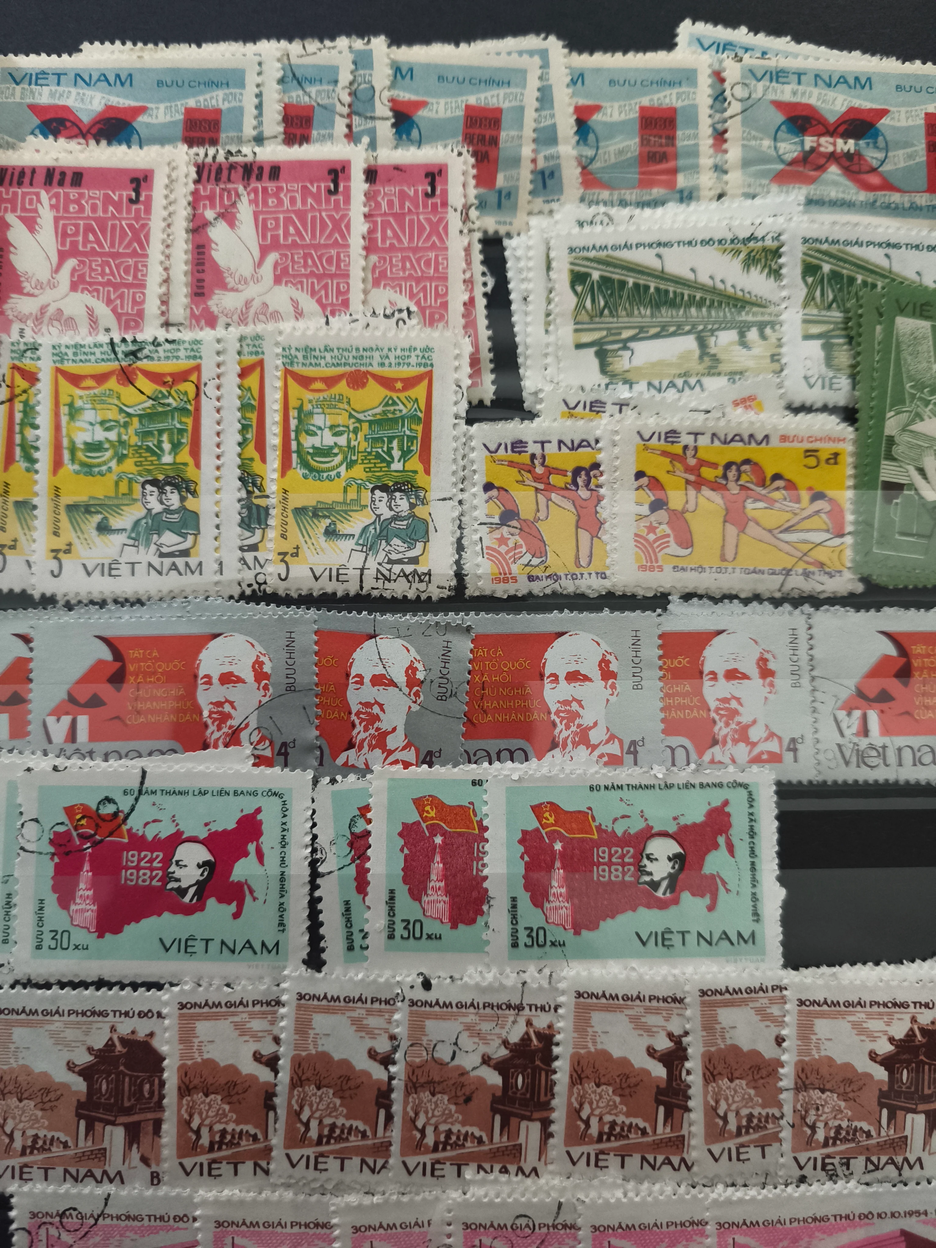 (NEW STOCK) Vietnam - Socialist & Wartime Issue Stamp Set (10 pcs) - Image 4