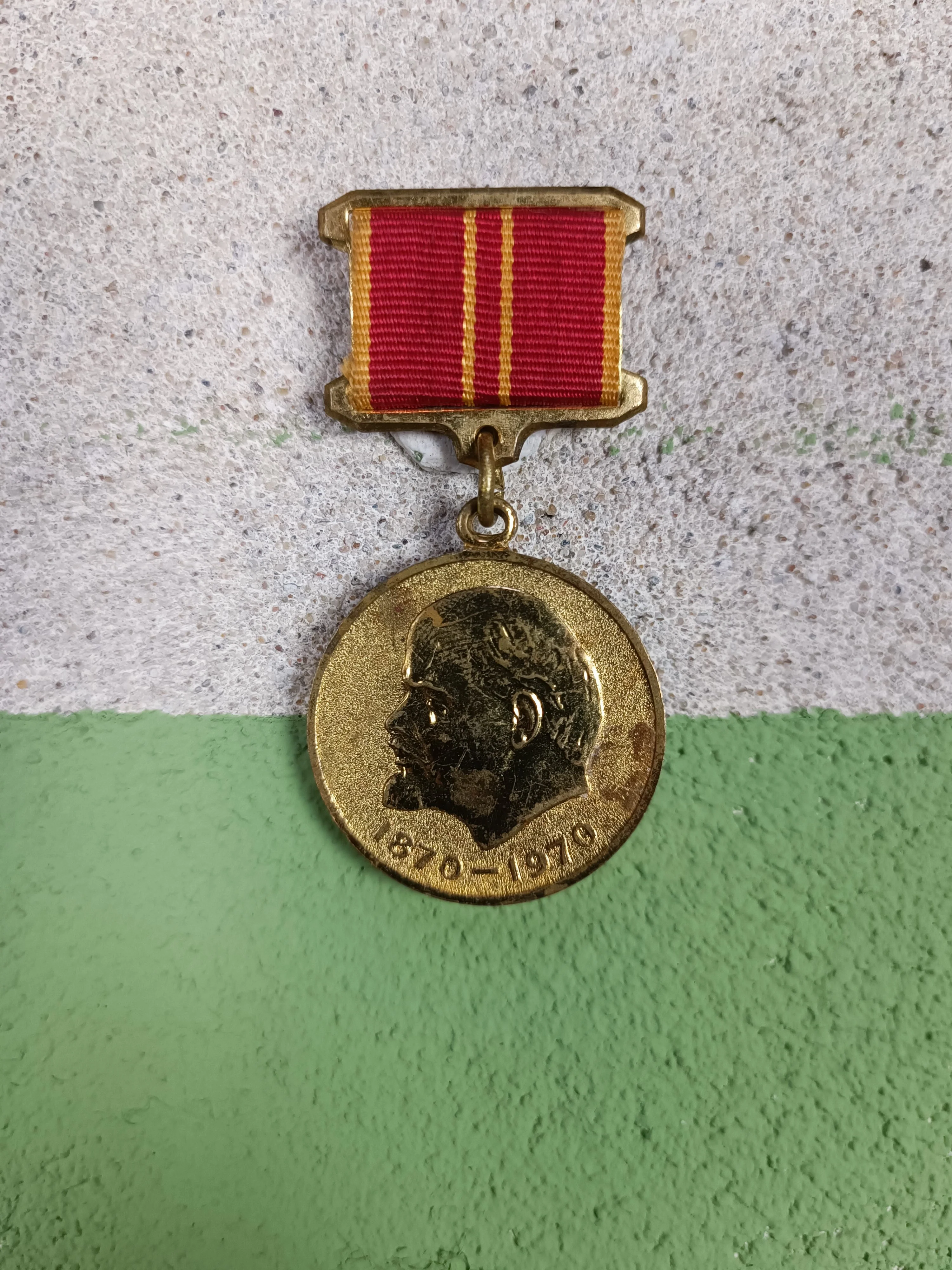 Jubilee Medal "In Commemoration of the 100th Anniversary of the Birth of Vladimir Ilyich Lenin" - Image 2
